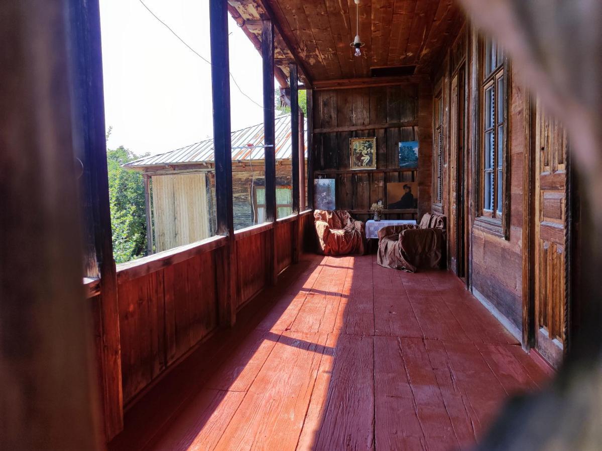 Racha Chogovadze'S Guest House Ambrolaouri Extérieur photo